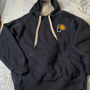 Men’s medium Antigua Indiana Pacers Hoodie